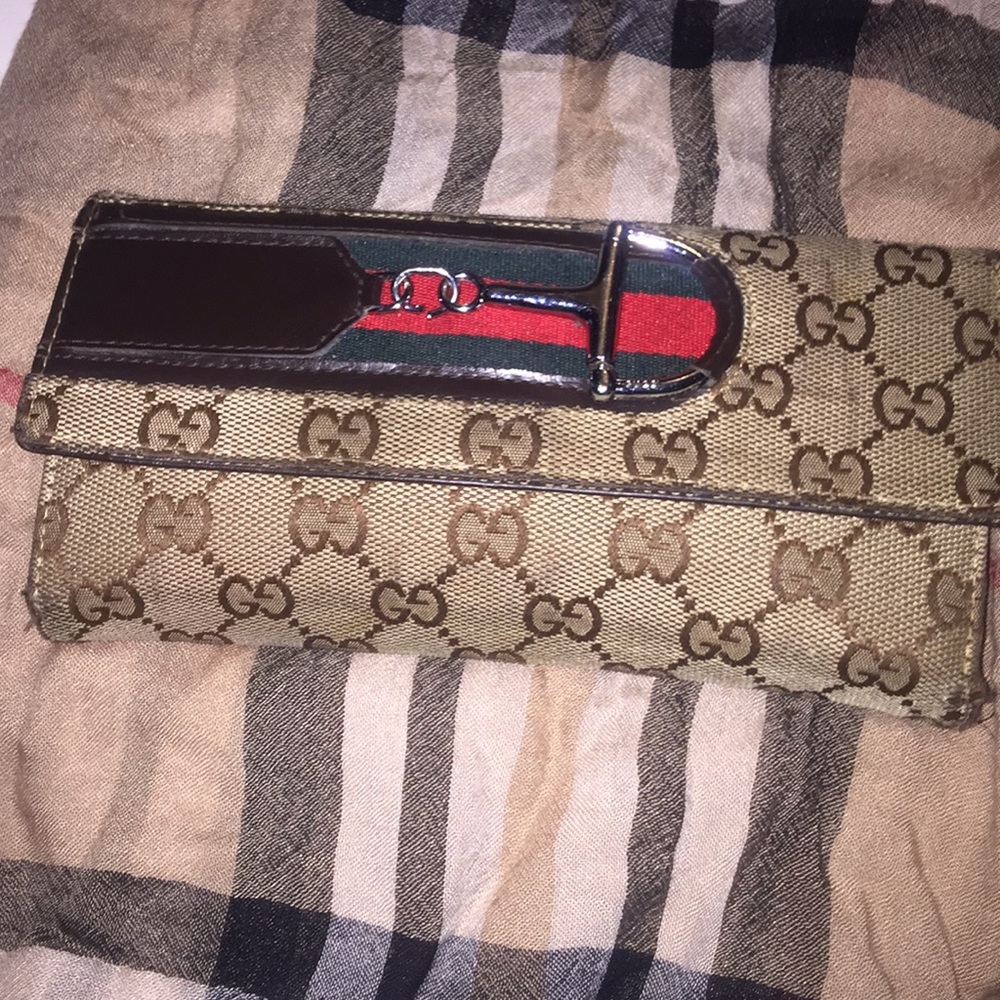 Gucci wallet/clutch